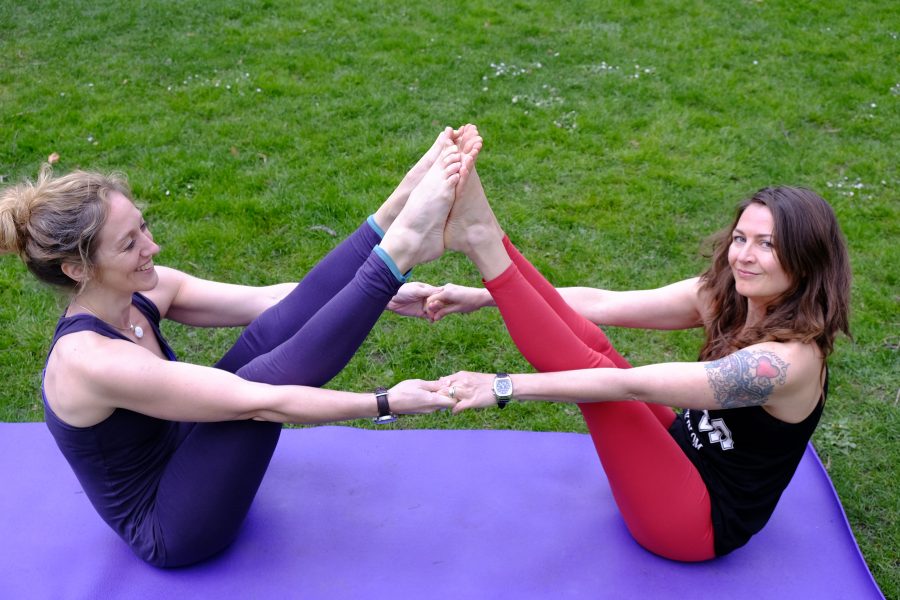nancy und katja yoga